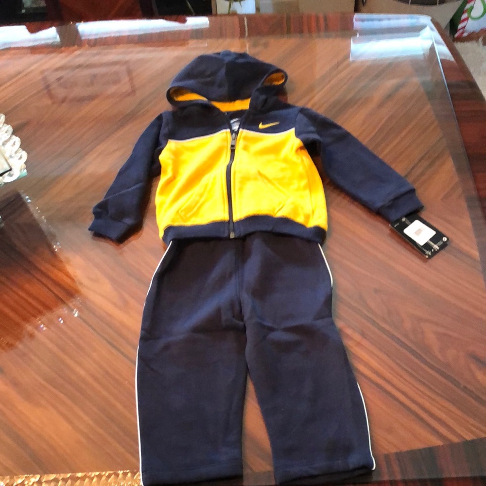 2 piece cute Nike boys outfit brand new with tag